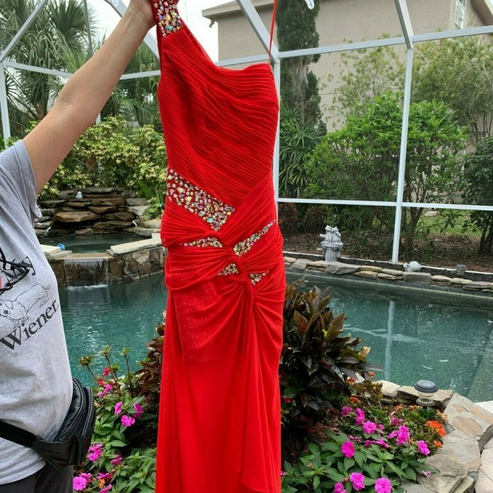 Terani couture dress Gown  Size 6 *
